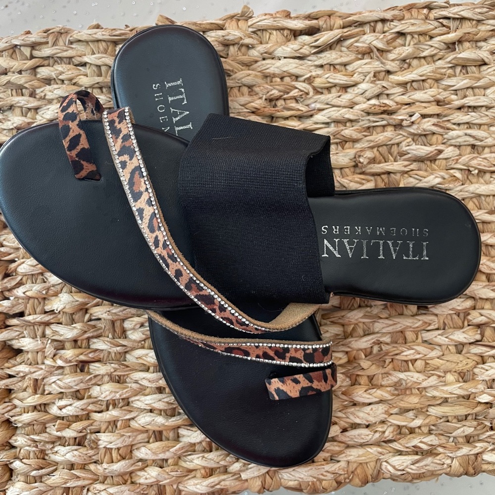 Sandals - Picture 1 of 2